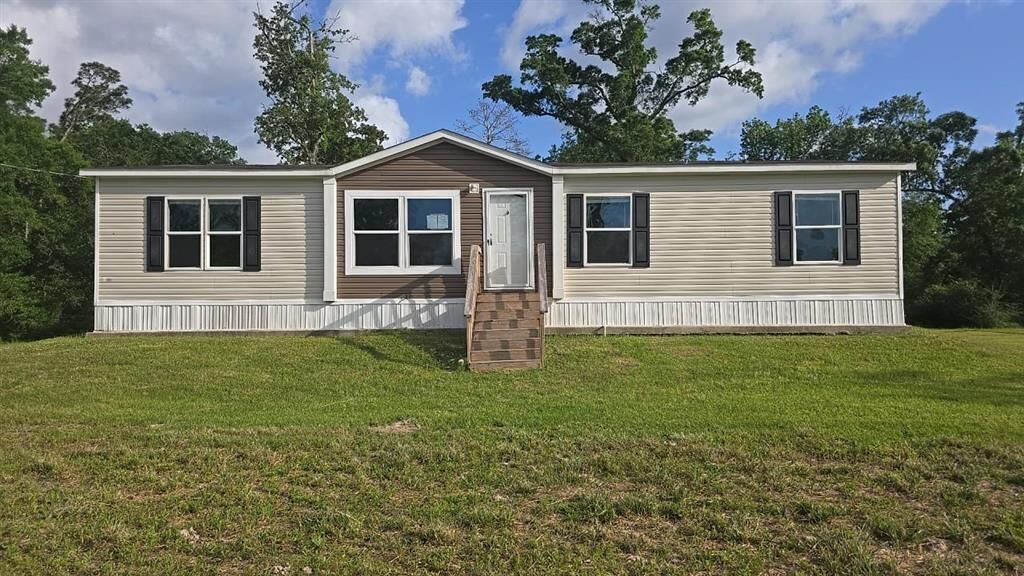 Property Photo:  405 Sunflower Lane  LA 70611 