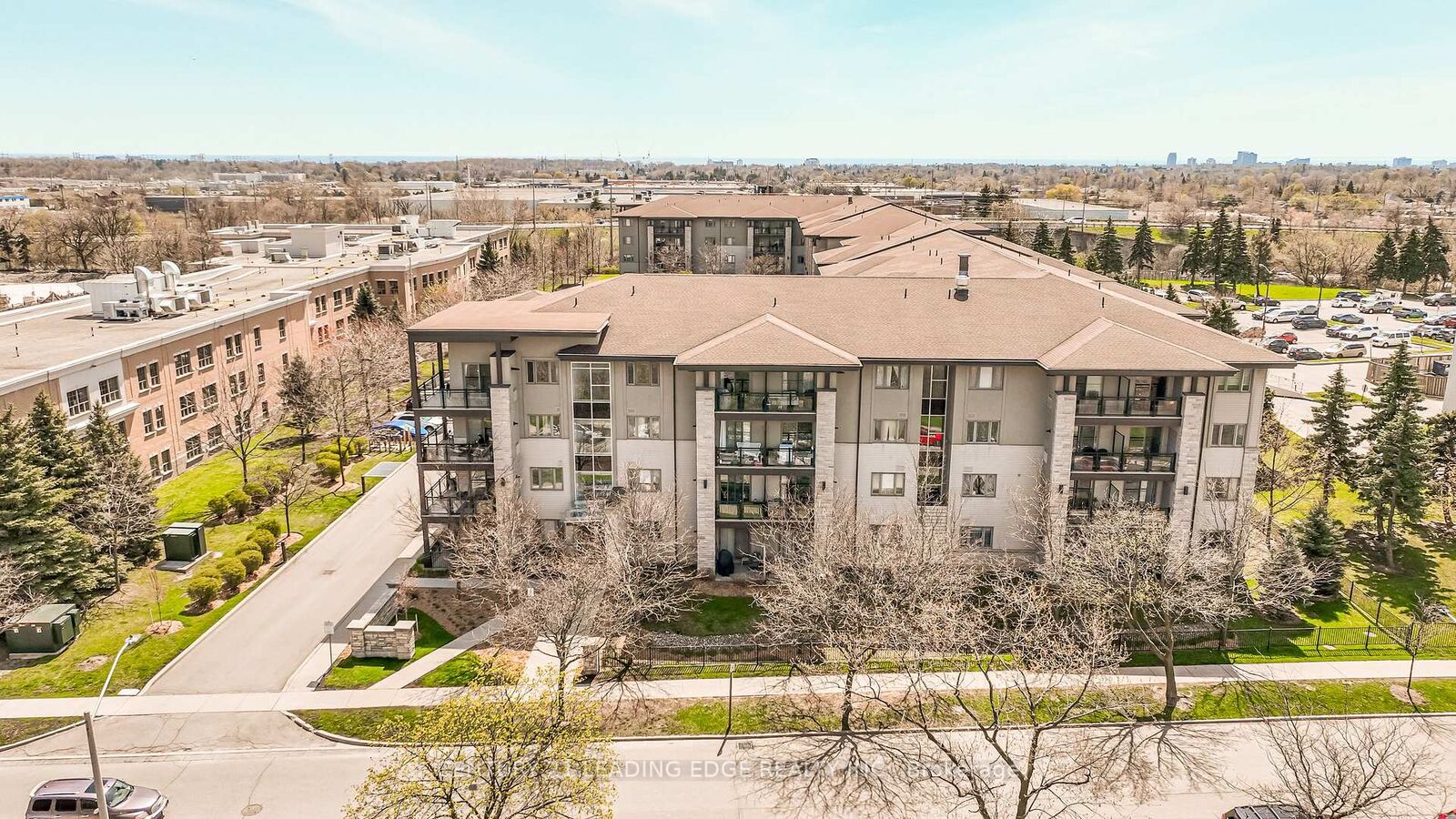 Photo de la propriété: 570 Lolita Gardens 421 ON L5A 3T2