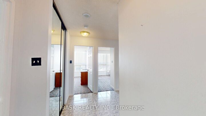 Property Photo: 12 Laurelcrest Street 907 ON L6S 5Y4