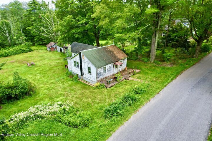 Property Photo:  595-599 Oak Ridge  NY 12428 