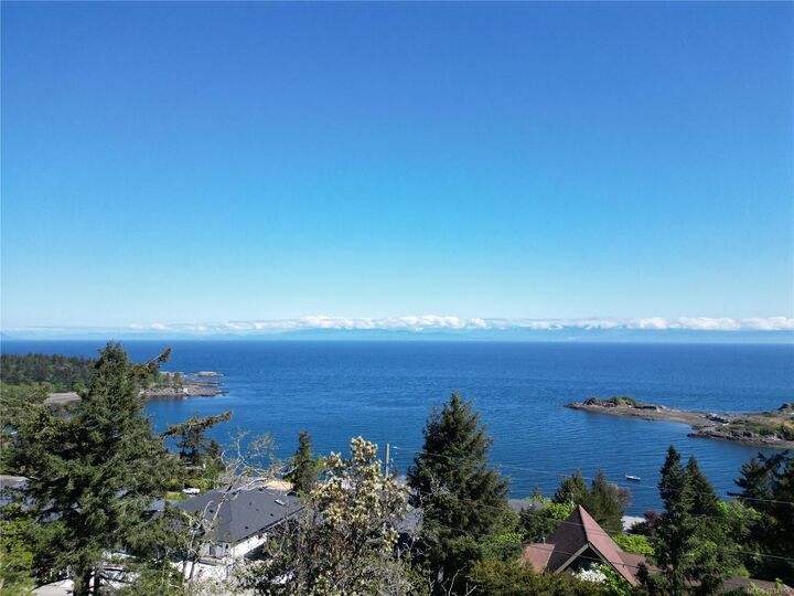 Property Photo: 3845 Sundown Dr BC V9T 4R1
