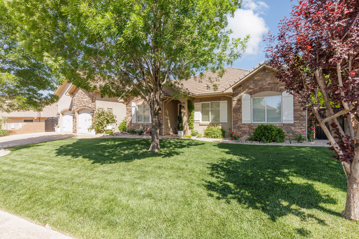 Property Photo:  795 E Desert Bloom Ct  UT 84780 