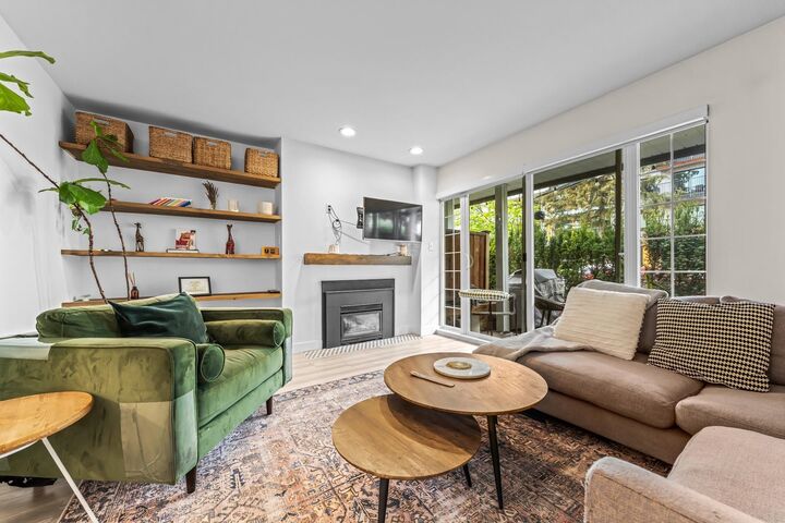 Property Photo:  1868 E 11th Avenue 103  BC V5N 1Z1 