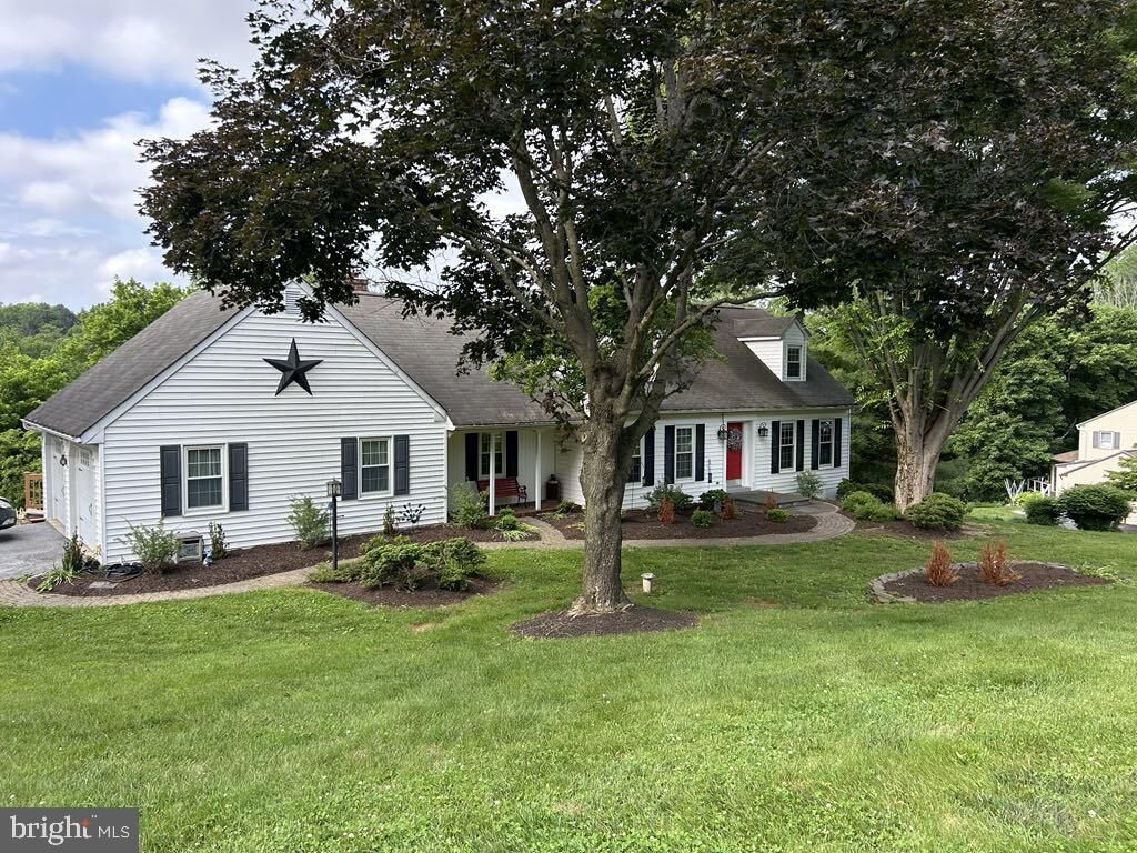 Property Photo:  975 Wind Song Road  PA 19382 