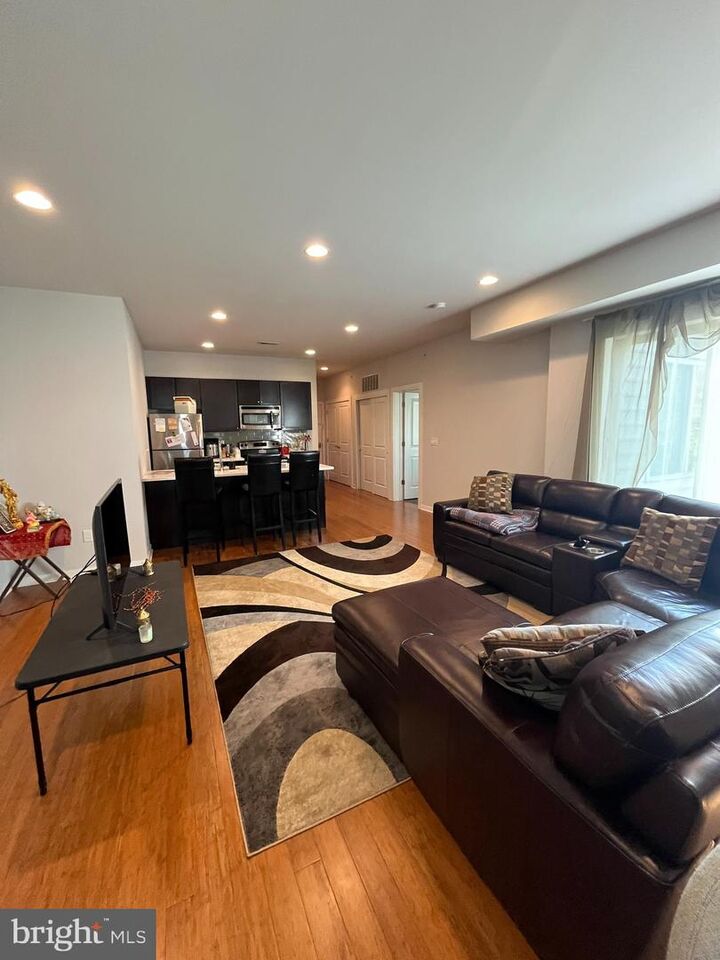 Property Photo:  1608 Ridge Avenue 401  PA 19130 