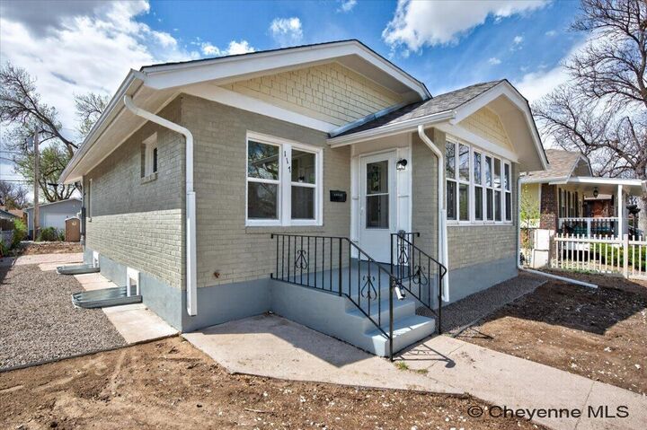 Property Photo:  117 E 3rd Ave  WY 82001 