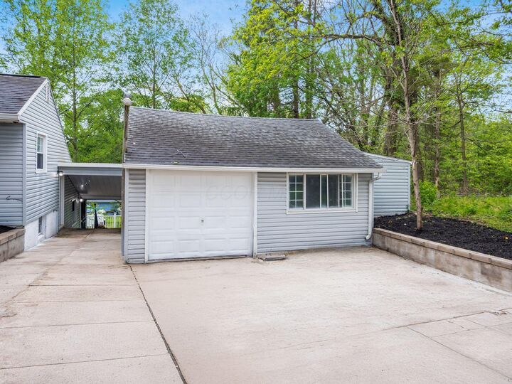 Property Photo:  2471 Sunbury Road  OH 43219 