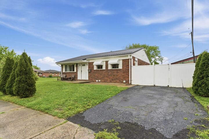 Property Photo:  1903 Alvason Avenue  OH 43219 