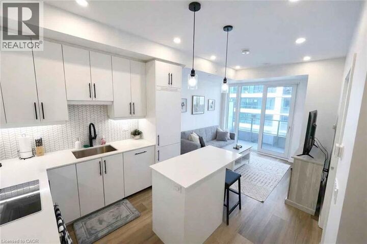 15 South Wellington Street South 1701 — photo 1