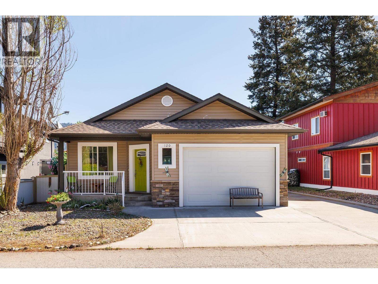 Property Photo: 120 Deer Street BC V1H 2A1