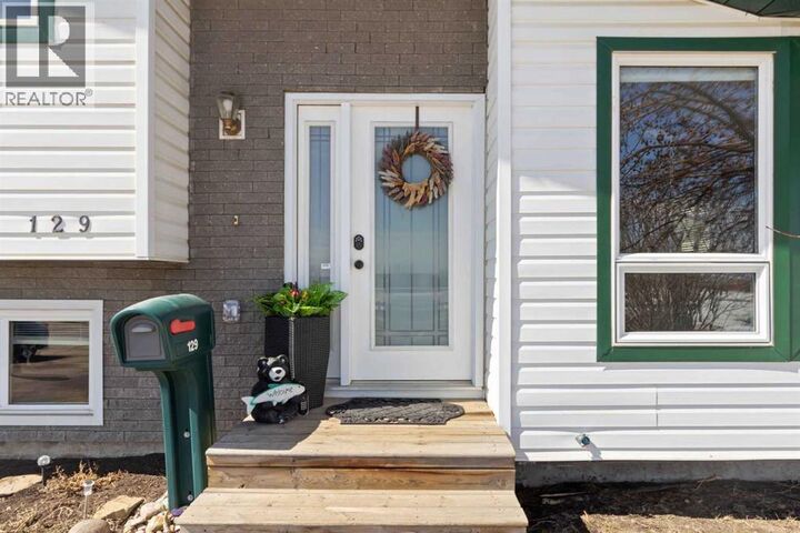 Property Photo:  129 Duncan Drive  AB T9K 1C1 