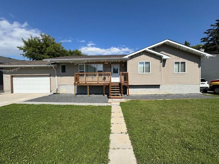 Property Photo: 429 Stanley Avenue MB R1A 0R7
