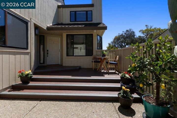 Property Photo: 1803 Lamplight Ct CA 94597