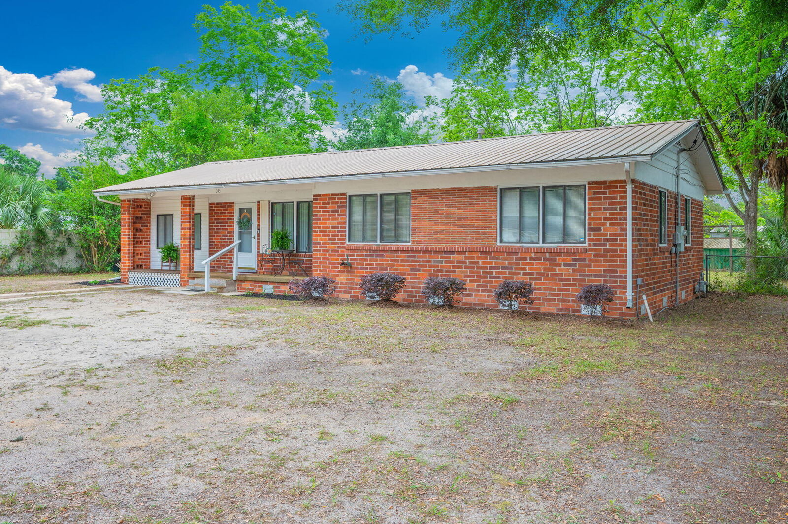 Property Photo:  355 W First Avenue  FL 32536 