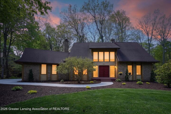 Property Photo:  1981 Valleybrook Drive  MI 48864 