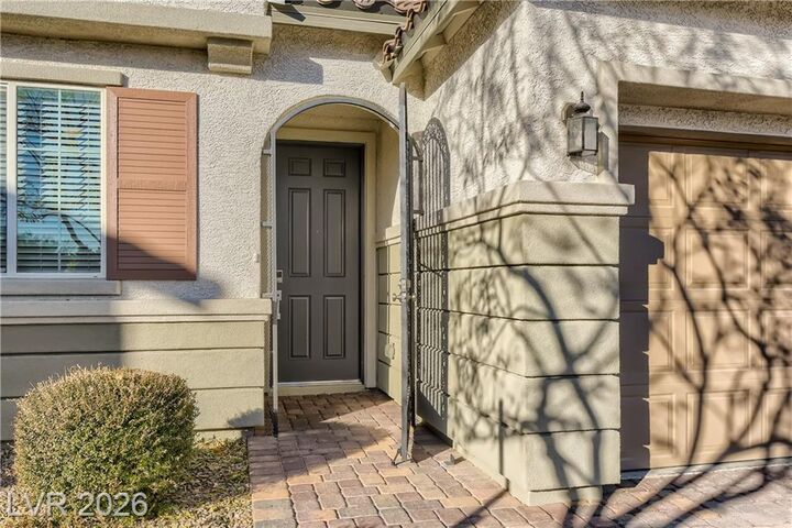 Property Photo: 10185 Tenaya Meadows Street NV 89178