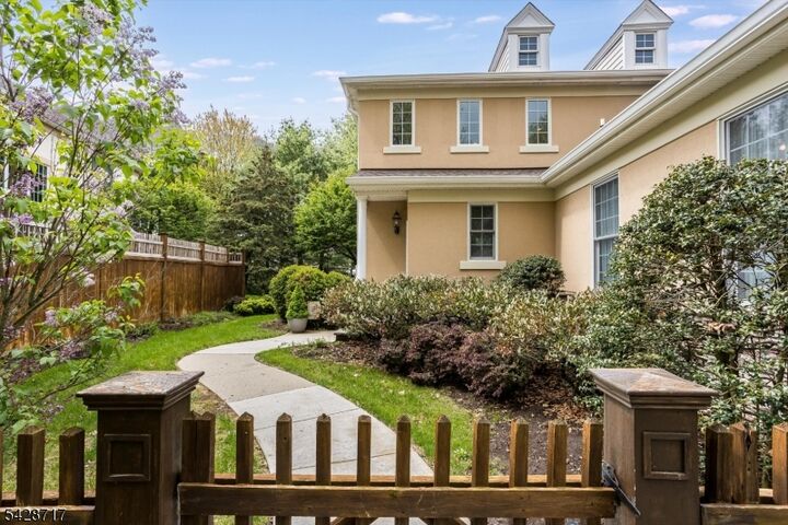 Property Photo:  23 Wyckoff Way  NJ 07930 