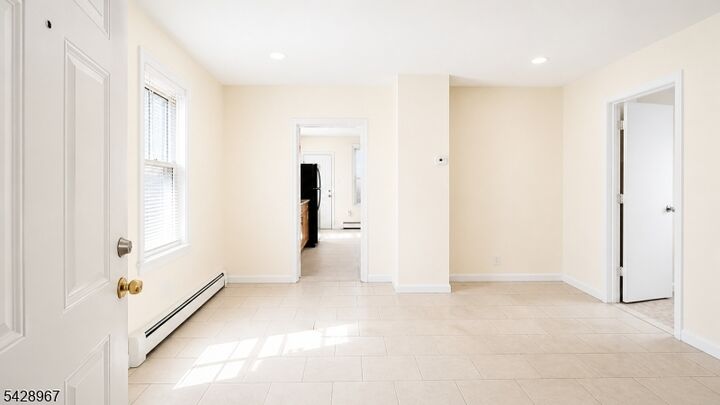 Property Photo:  612 S Park St 1  NJ 07206 