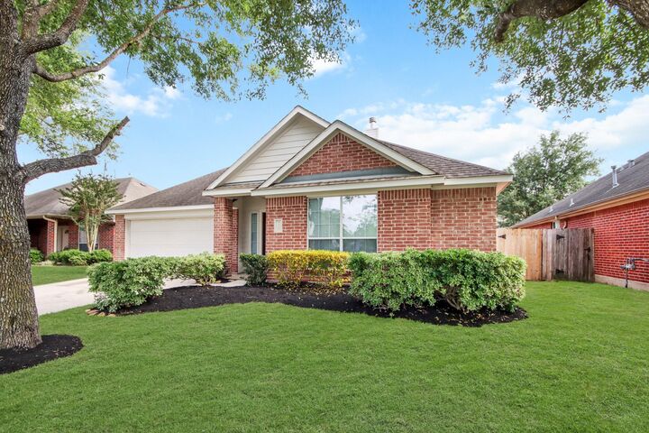 Property Photo:  9410 Lakeway View Lane  TX 77396 