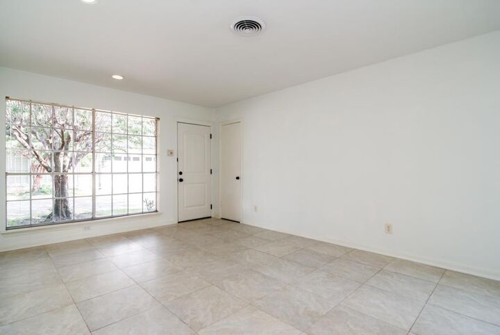 Property Photo:  5629 Winsome Lane  TX 77057 
