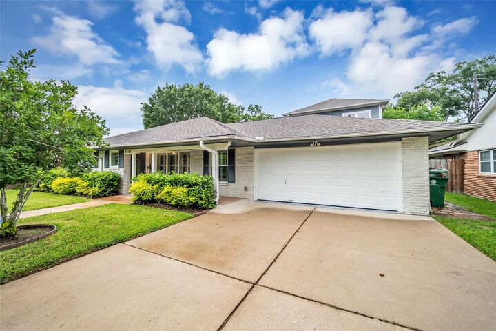 Property Photo:  8702 Ilona Lane  TX 77025 