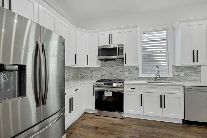 Property Photo: 208 Shippen St Apt 2 NJ 07086