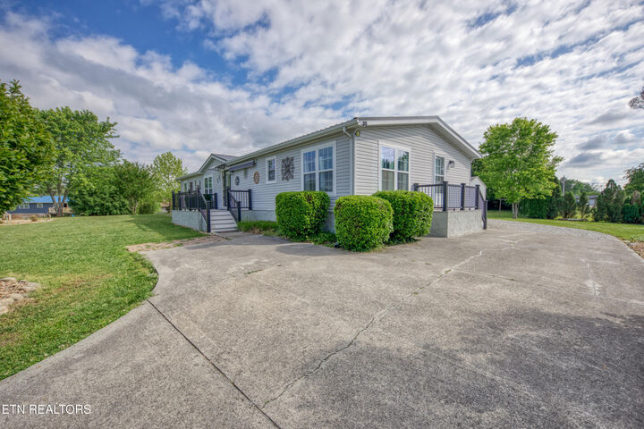 Property Photo: 1112 Oakes Vista Lane TN 37865