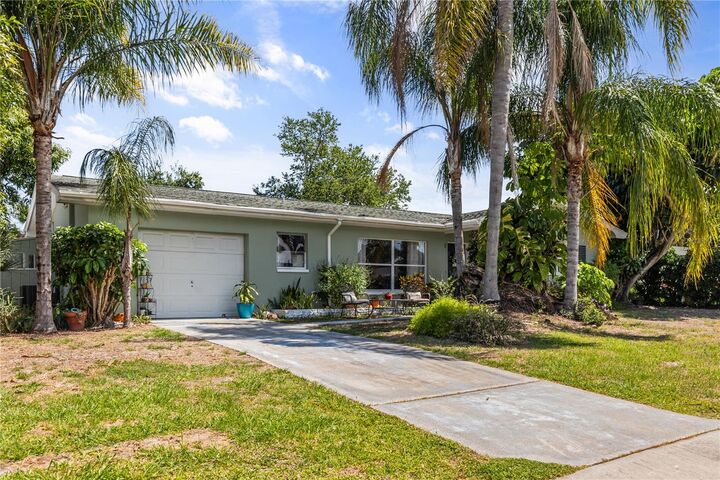 Property Photo:  1508 Erin Lane  FL 33755 