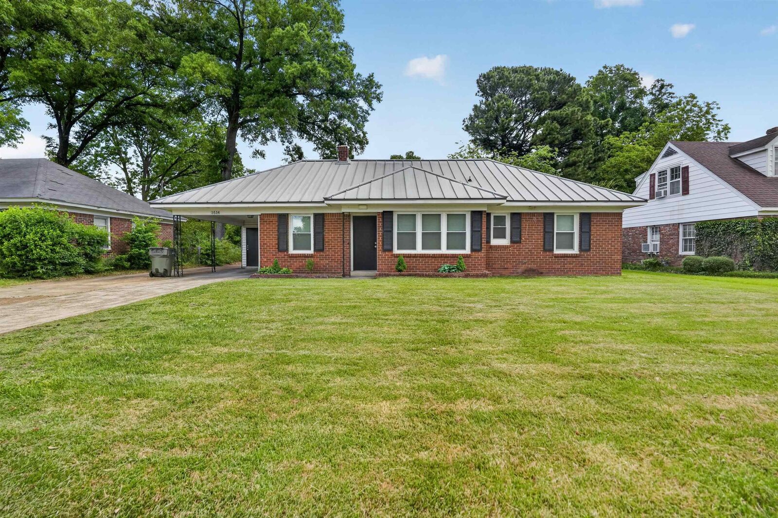 Property Photo:  1514 Mt Moriah Rd  TN 38117 