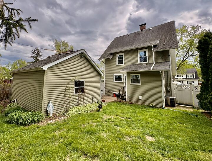 Property Photo:  754 Oakridge Drive  MI 49203 