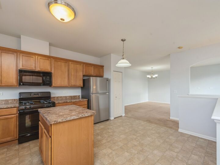 Property Photo:  2243 Concord Drive 30-B  IL 60050 