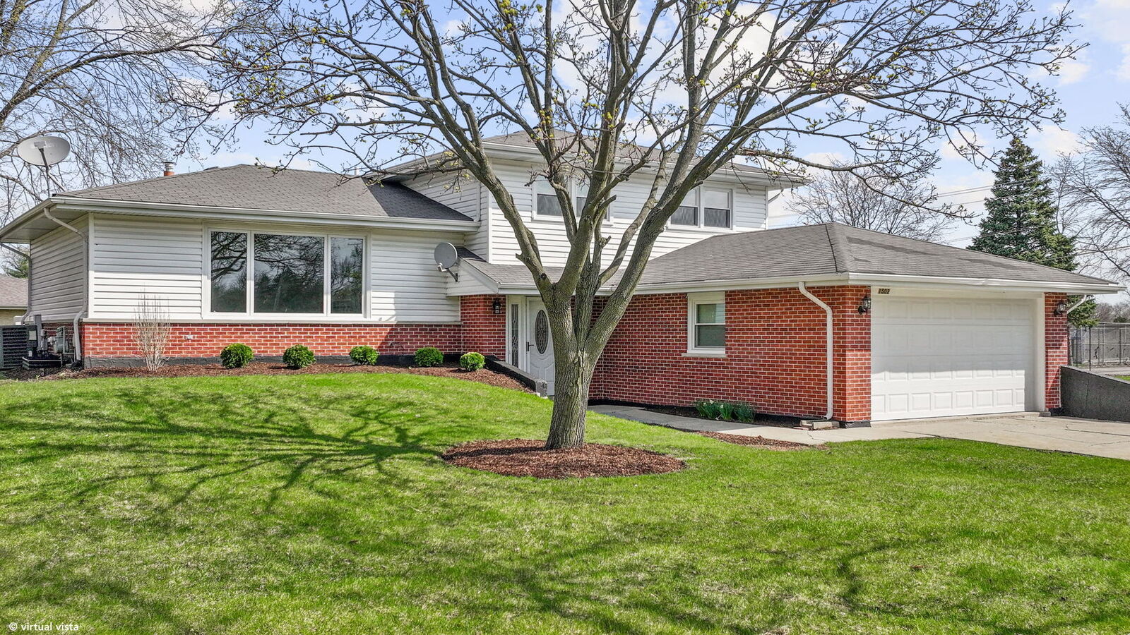 Property Photo:  1502 Carrol Court  IL 60561 