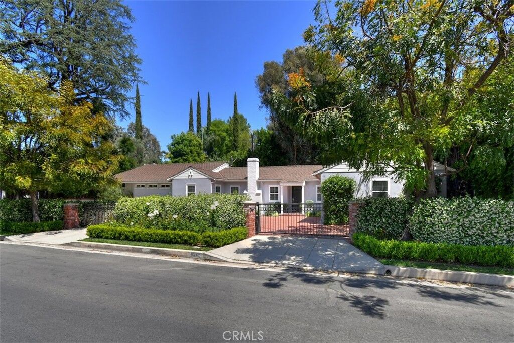 Property Photo:  4242 Saugus  CA 91403 