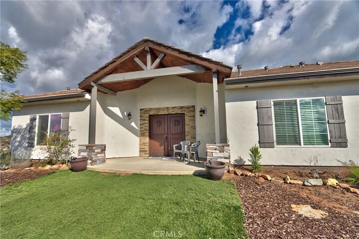 Property Photo:  40105 Voyager  CA 92592 