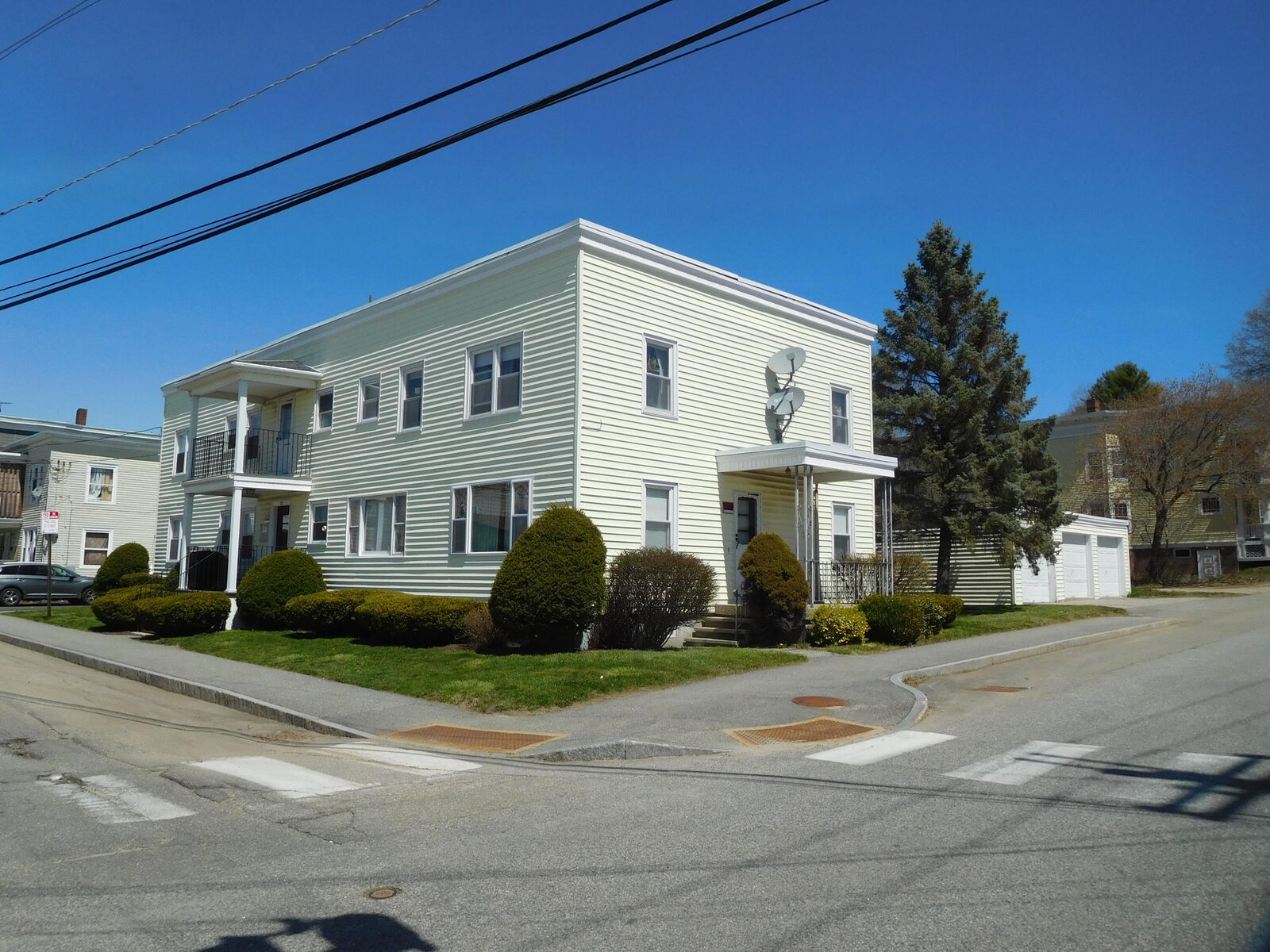 Property Photo:  72 Jefferson Street  ME 04240 