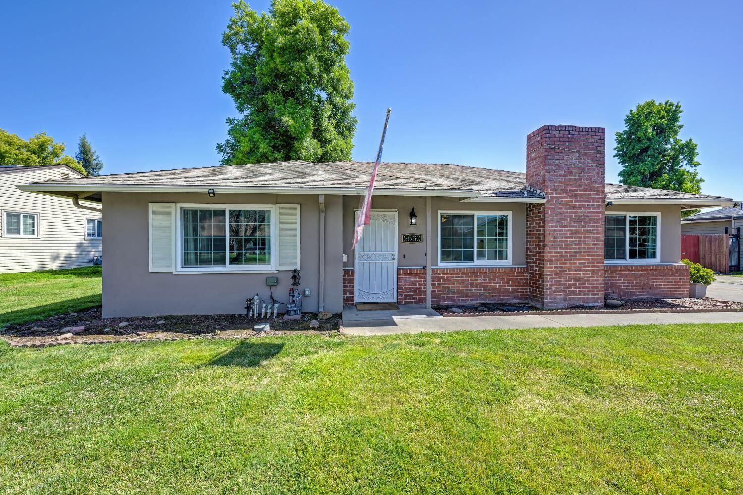 Property Photo:  2560 Carson Way  CA 95821 