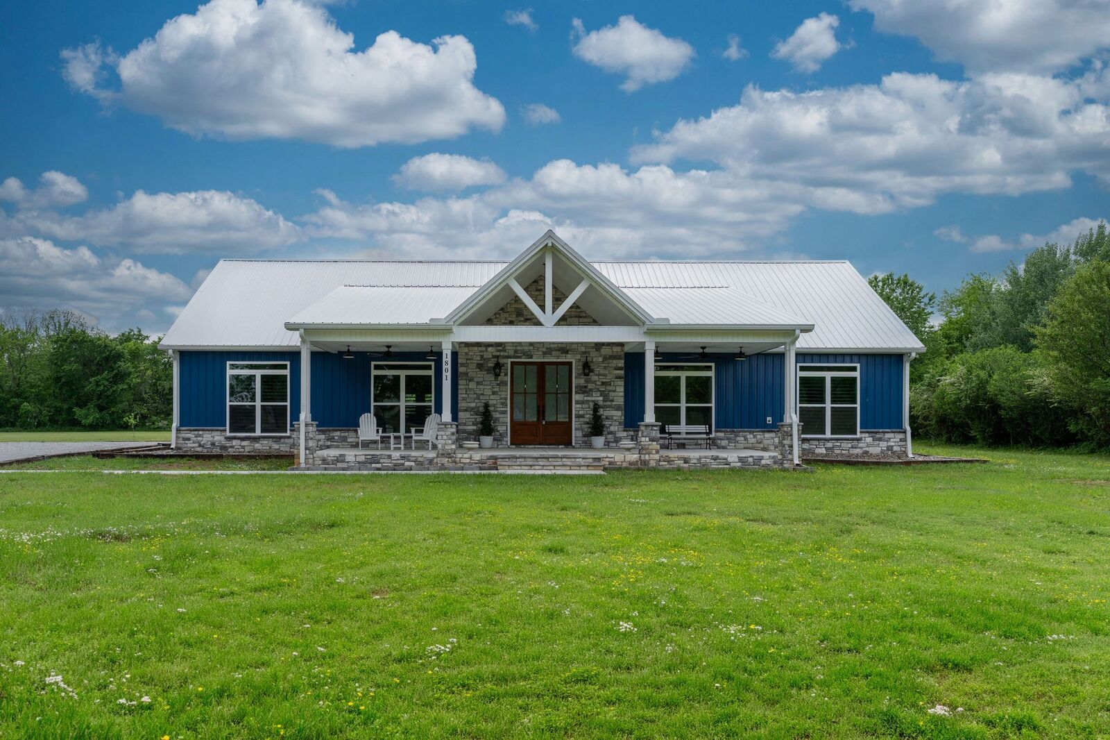 Property Photo:  1801 Twin Caves Dr  TN 37091 