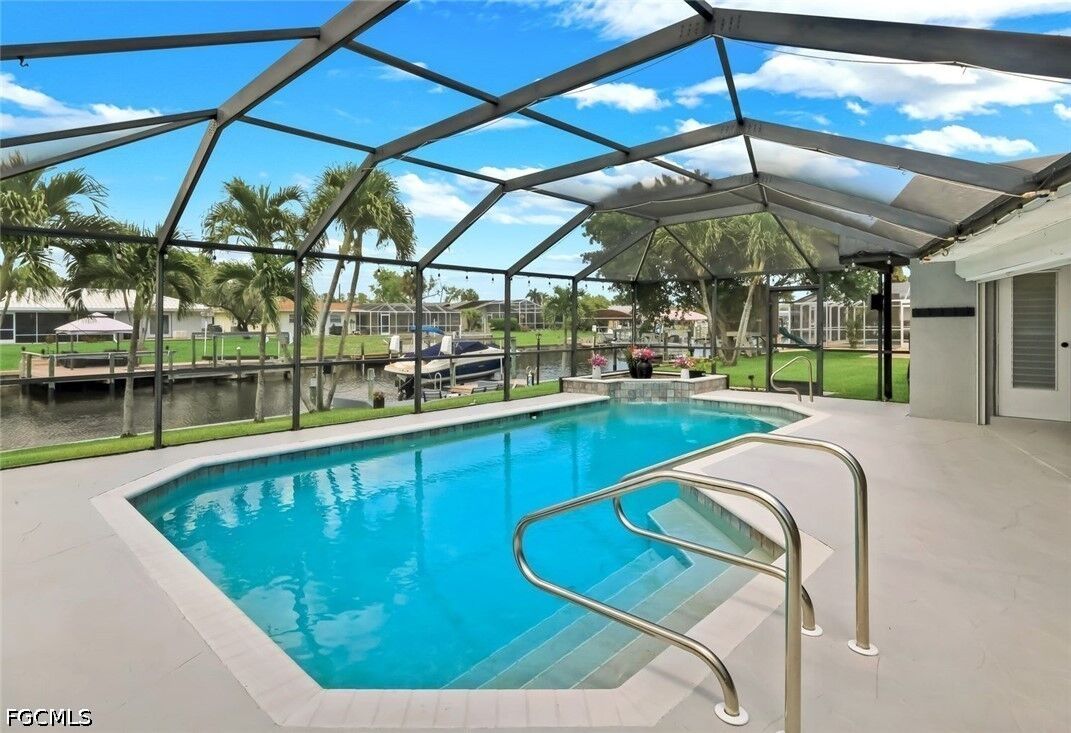 Property Photo: 2107 SE 25th Terrace FL 33904