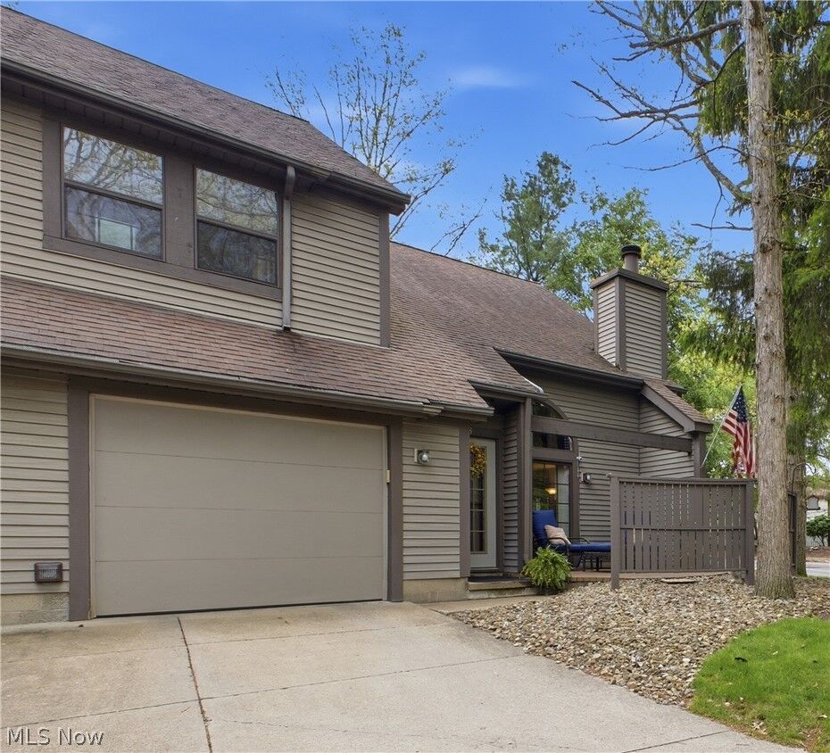 Property Photo:  1323 Red Tail Hawk Court #3  OH 44512 