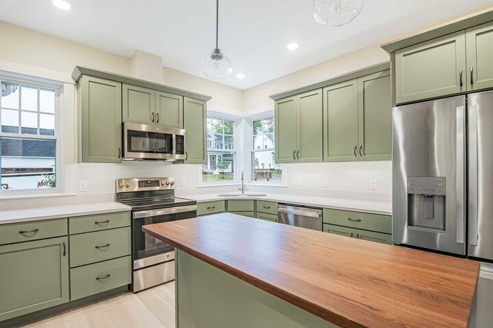 Property Photo:  6 Barnabas Court  VT 05446 