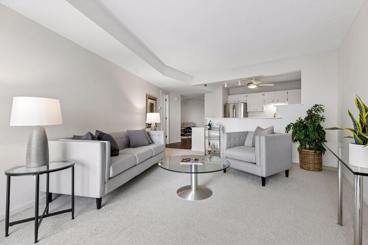 Property Photo:  1200 Nicollet Avenue 723  MN 55403 