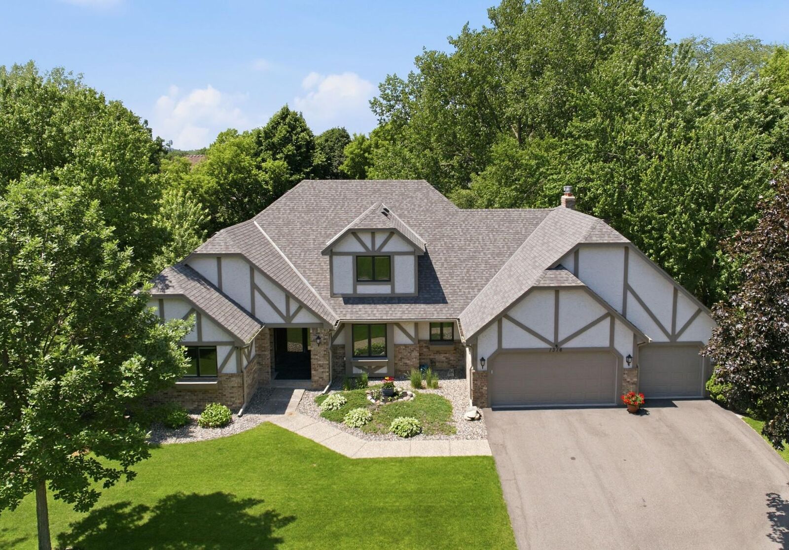 Property Photo: 1316 Summit Oaks Drive MN 55337