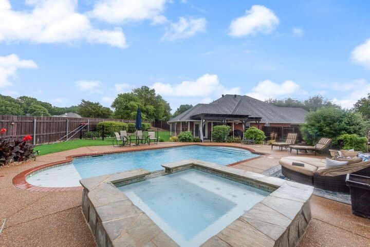 Photo de la propriété:  7057 Ridge Crest Drive  TX 76182 