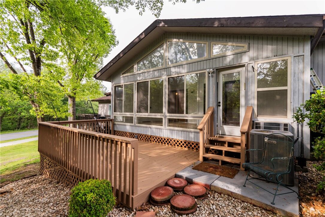 Property Photo:  4 Everette Lane  AR 72714 