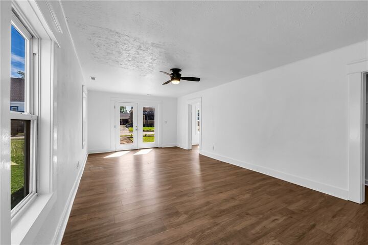 Property Photo:  218 N 5th Street  AR 72756 