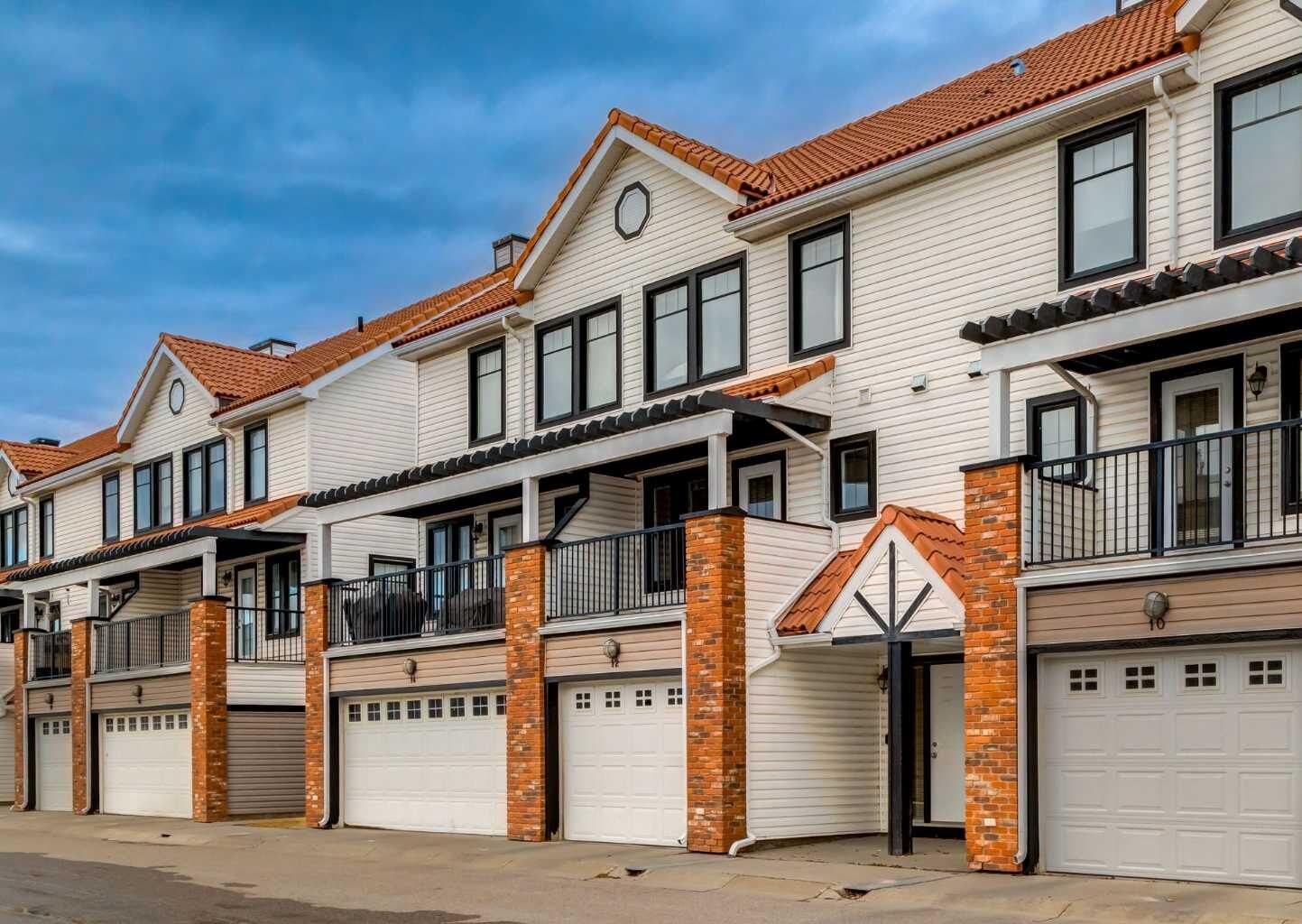 Property Photo: 12 Royal Oak Lane NW AB T3G 6B5