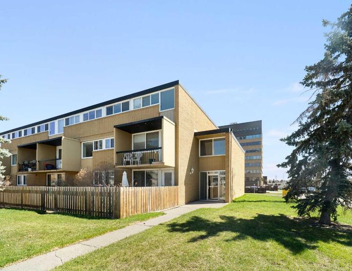 Property Photo: 7007 4A Street SW 112 AB T2V 1A1