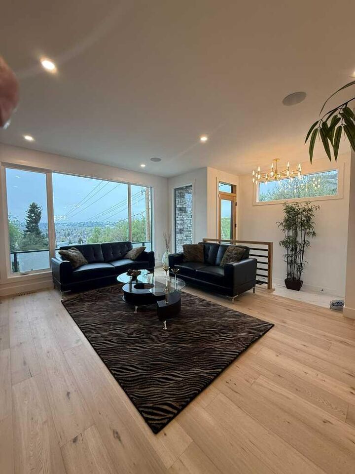 Property Photo: 1924 10 Avenue NW AB T2N 1G3