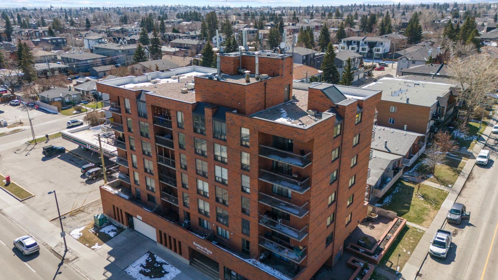 Property Photo: 2909 17 Avenue SW 203 AB T3E 0B1