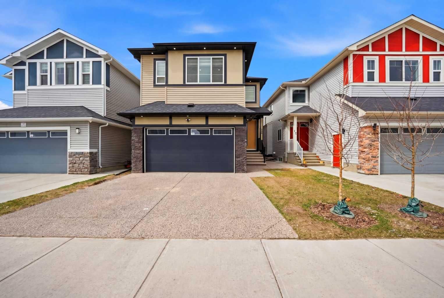 Property Photo: 15 Saddlecrest Link NE AB T3J 0Z3